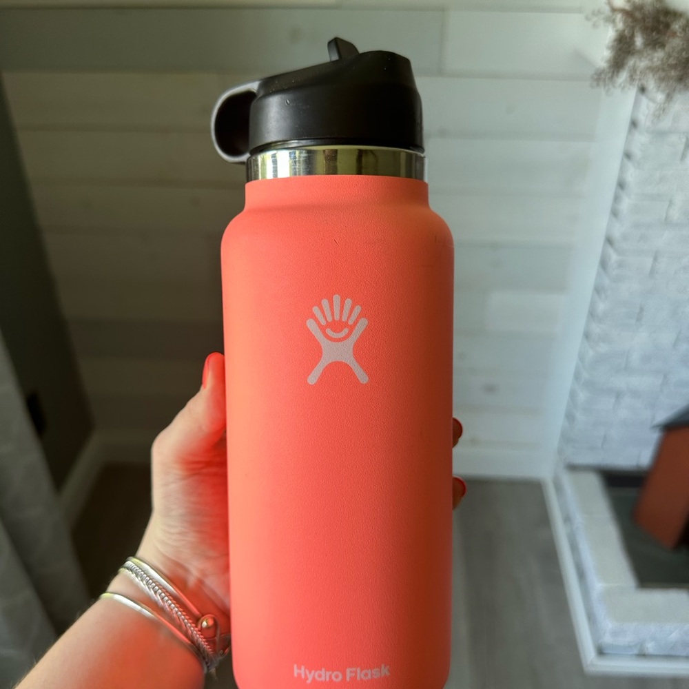 Hydro Flask Coral Water Bottle